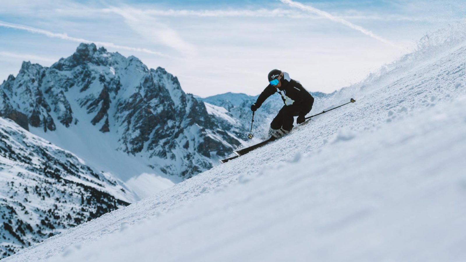Esquiadora en una pista de Méribel